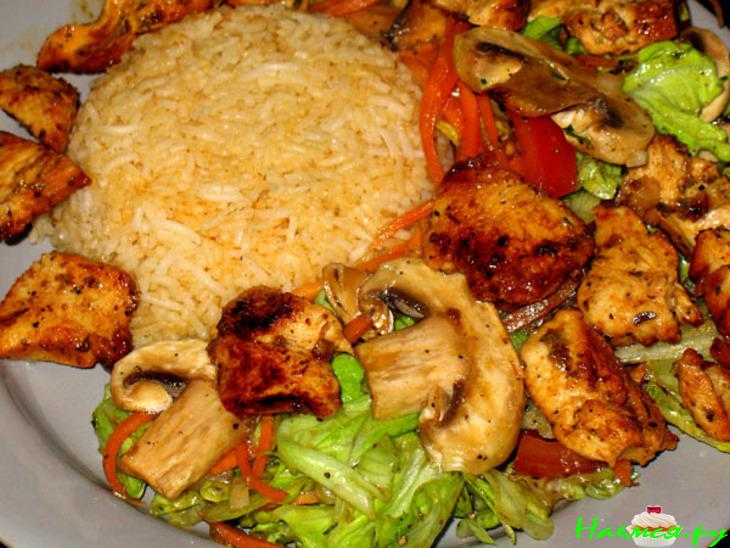 Лёгкий салат с сырыми шампиньонами