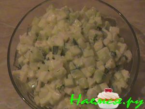 Салат "Кальмарчик с огурчиком"