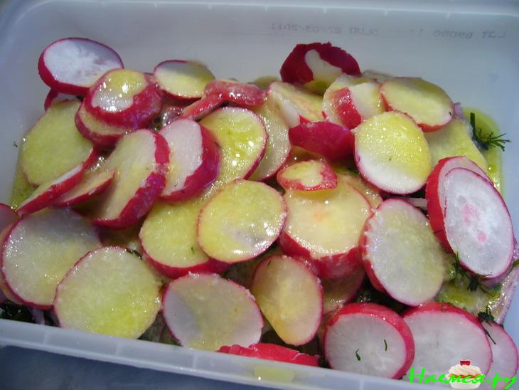 Селедочный салат с редиской