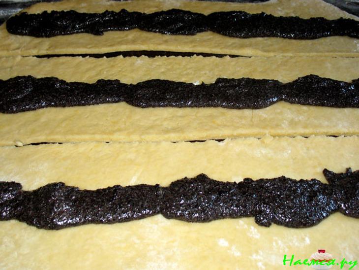 Пирог "Сливово-маковое кольцо" из дрожжевого теста