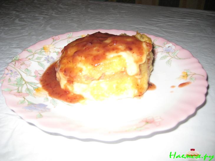 Сыр во фритюре с брусничным соусом