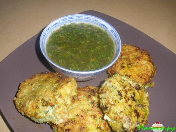 Рыбные котлеты с остро-сладким соусом