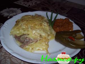 Мясо под шубой с картошкой