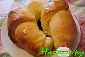 Рогалики из заварного дрожжевого теста Рогалики из заварного дрожжевого теста
