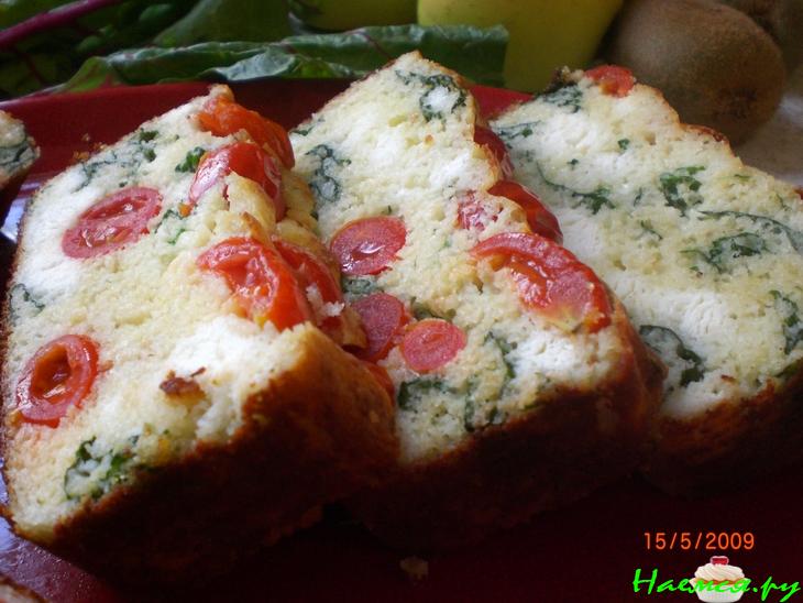 Сыр-p-pный хлебушек с базиликом и помидорами черри