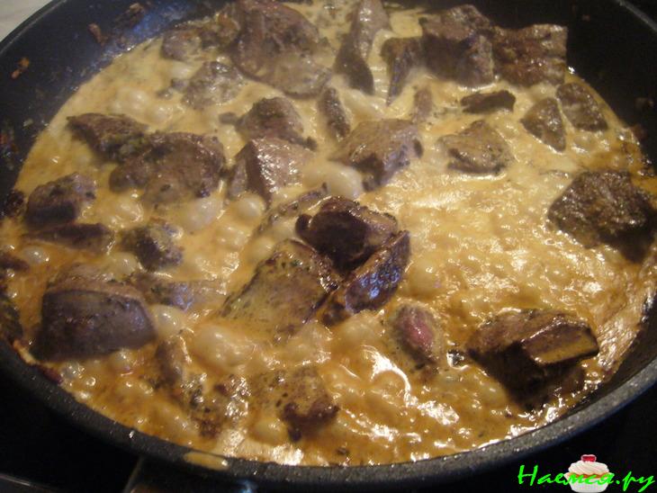 Нежная печень в сливочном соусе