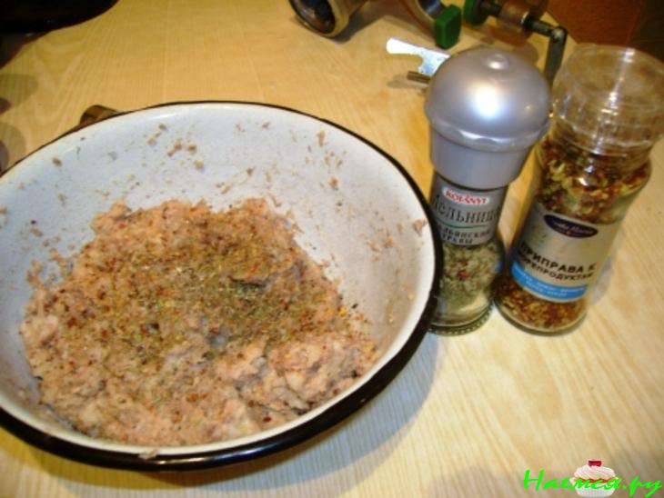 Рыбные котлетки из сайры и риса