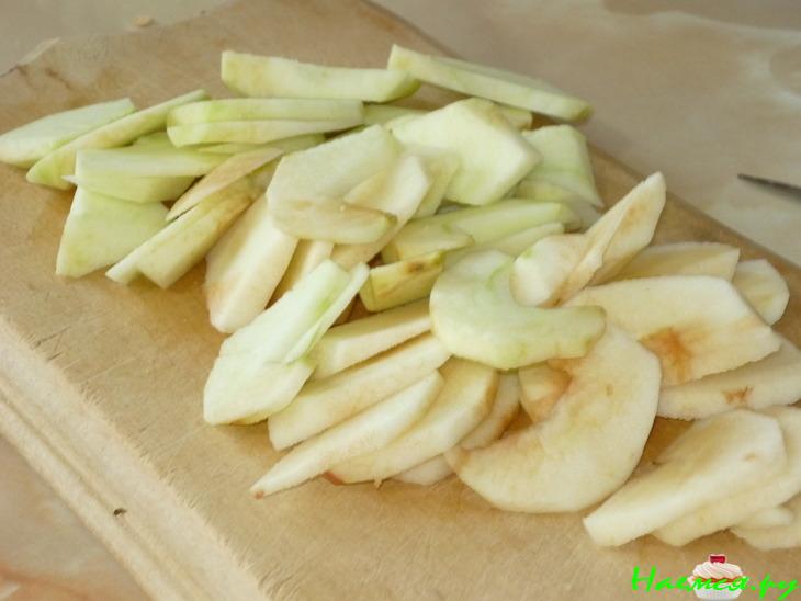 Салат сырный со свежими огурцами