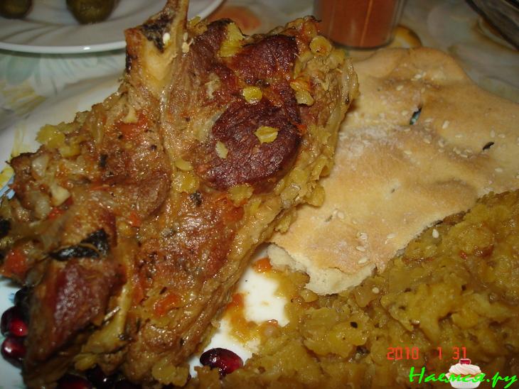 Бараний окорок с чечевицей