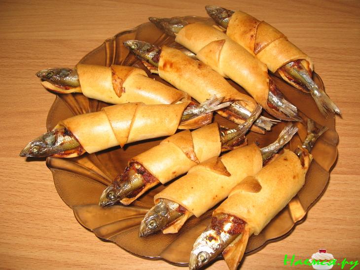 Рогалики с корюшкой