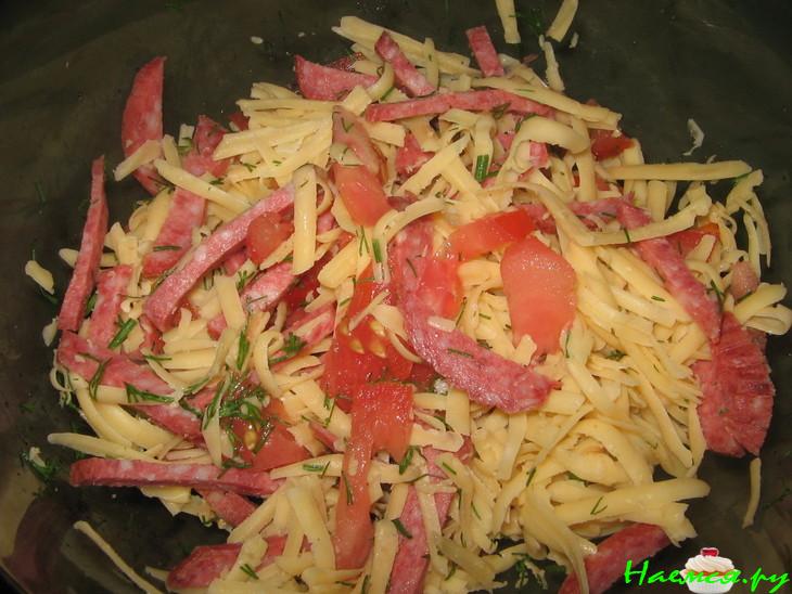 Пирог "Гость на пороге" с салями