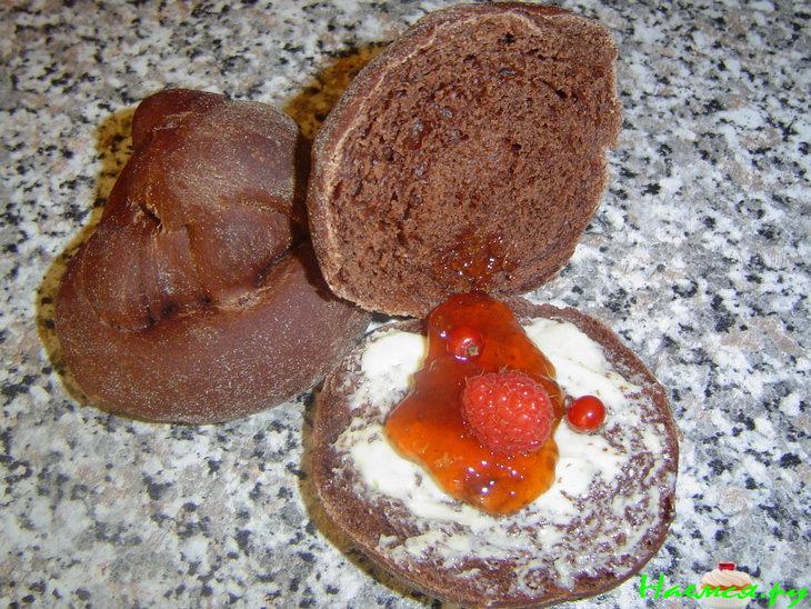 Шоколадный хлеб с булочками