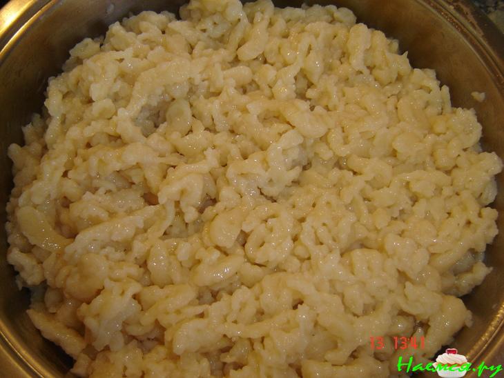 Макароны с сыром по-швабски (шпецле с сыром) Макароны с сыром по-швабски (шпецле с сыром)