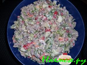 Мясной салатик с брокколи и шампиньонами