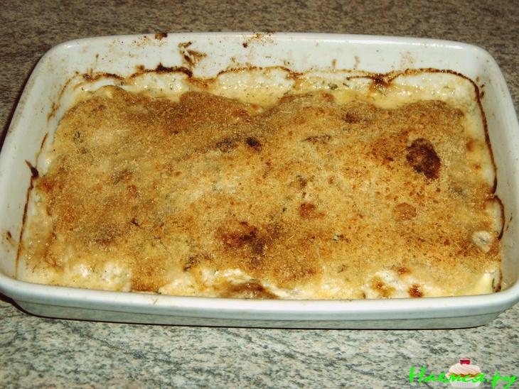 Рыбка в сухарях и сливочном соусе