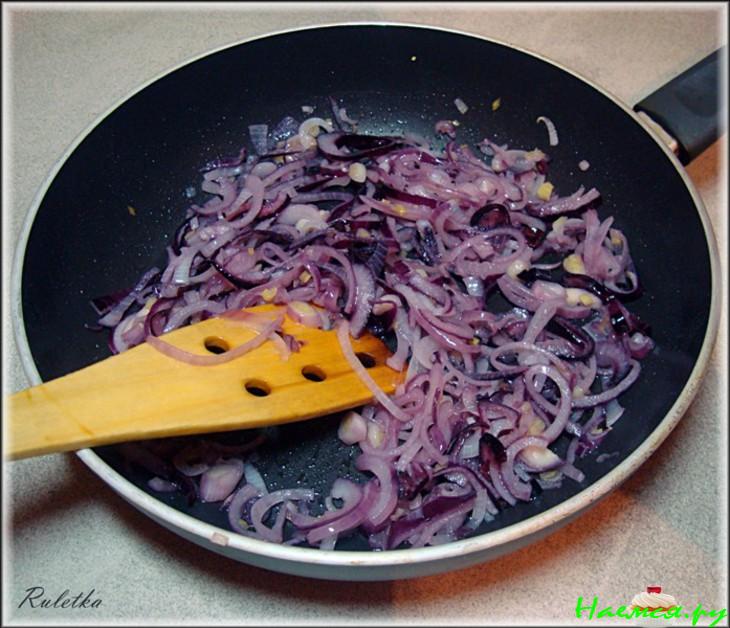 Краснокочанная капуста с можжевельником, вишней и яблоками Краснокочанная капуста с можжевельником, вишней и яблоками