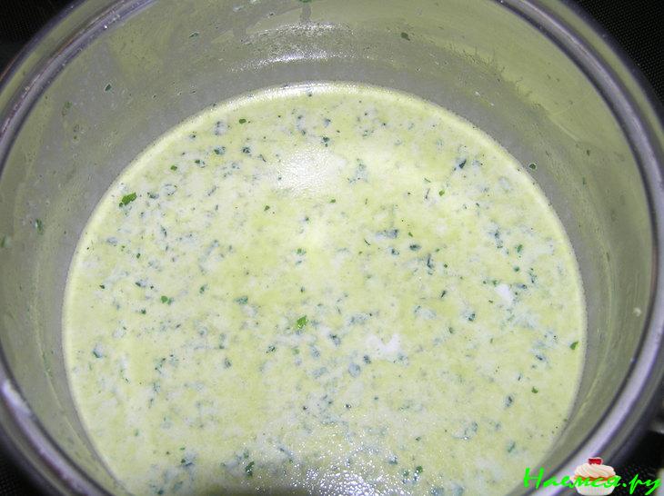 Лосось с соусом из шпината