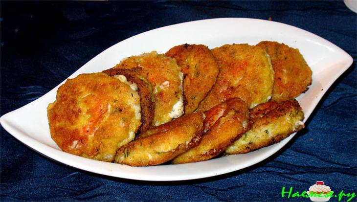 Зразы из морского окуня с креветками, жареные в кукурузных хлопьях