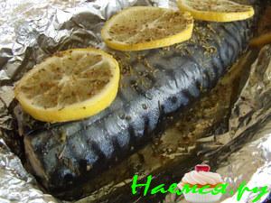 Норвежская скумбрия с лимоном и орегано, запеченная в фольге