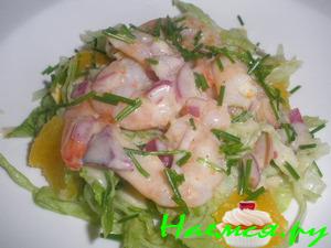 Салатик с креветками и фиолетовым луком