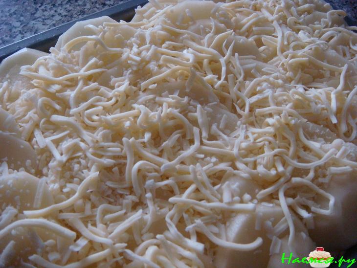 Ароматный картофель с сыром моцарелла