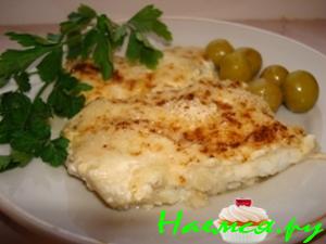 Камбала с оливками запеченая
