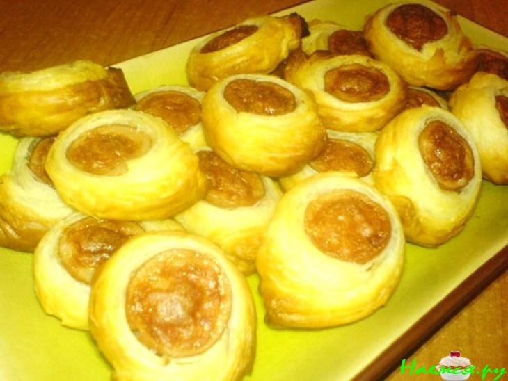 "Пуговки" (из слоёного теста)