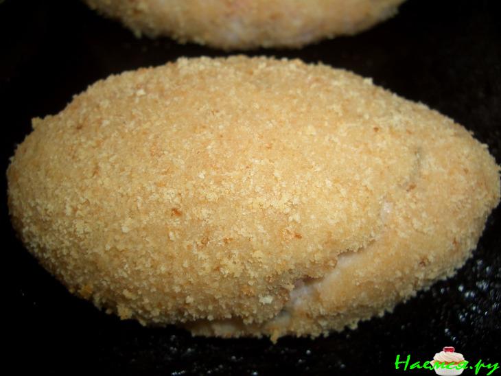 Рыбные котлеты с овощным соусом