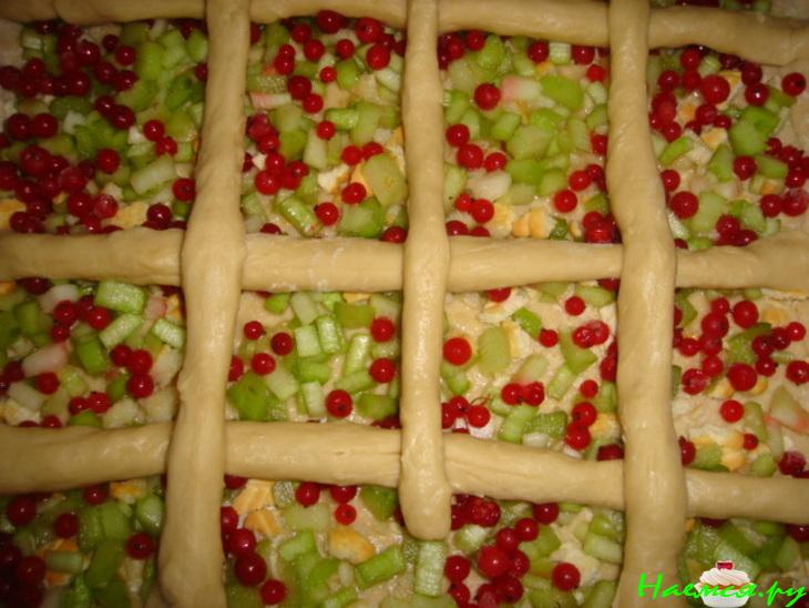 Пирог с ревенем (рабарбаром) латвийский