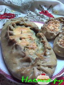 Пирог из ржаной муки с рыбой, грибным соусом, сыром и уймой потраченного времени! Пирог из ржаной муки с рыбой, грибным соусом, сыром и уймой потраченного времени!