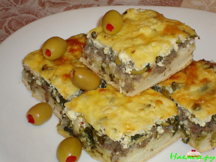 Пирог с фаршем, шпинатом и творогом