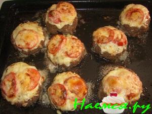 Корзиночки с огурцами, помидорами и сыром