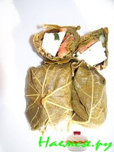 Закуска сырная в виноградных листьях Закуска сырная в виноградных листьях