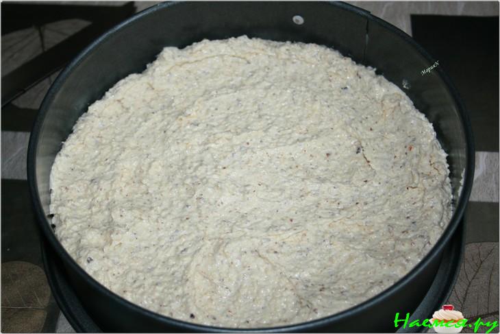 Ореховый пирог со сливами