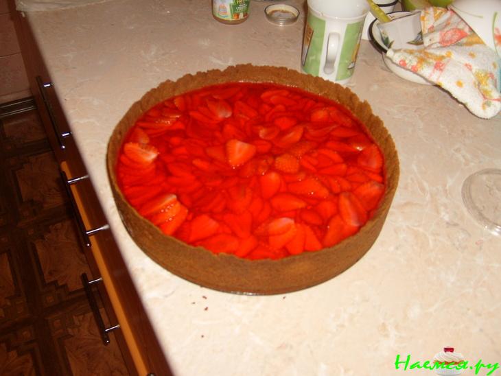 Ванильно-клубничный торт-чизкейк