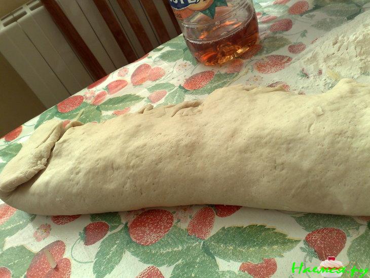 Крендель с беконом и яйцом