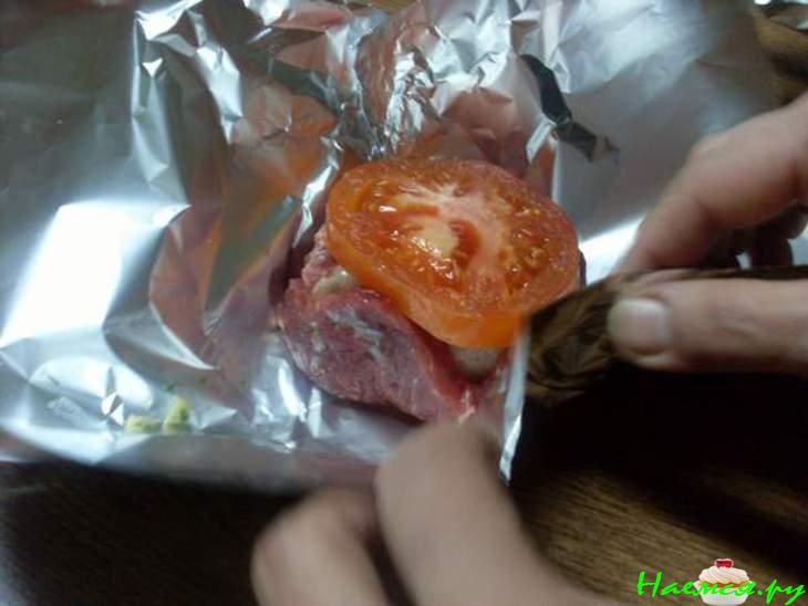 Мясо "по–охотничьи" со свежими грибами и помидорами Мясо "по–охотничьи" со свежими грибами и помидорами