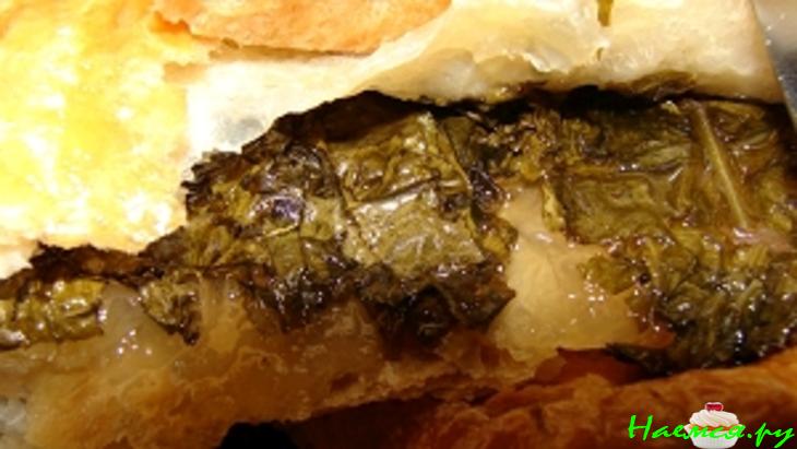 Пирог из слоёного теста с щавелем Пирог из слоёного теста с щавелем