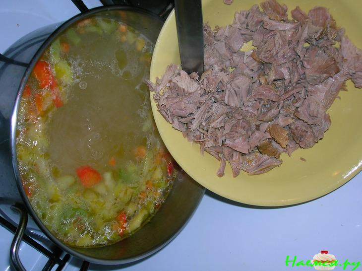 Суп из индейки с маслинами и сырными гренками Суп из индейки с маслинами и сырными гренками