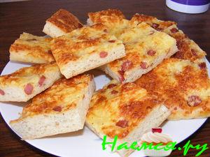 Пирог с колбаской