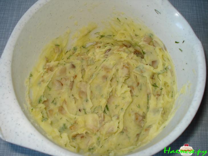 Шампиньоны с начинкой из картофельного пюре