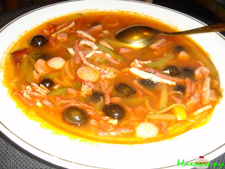 Соляночка с томатной пастой