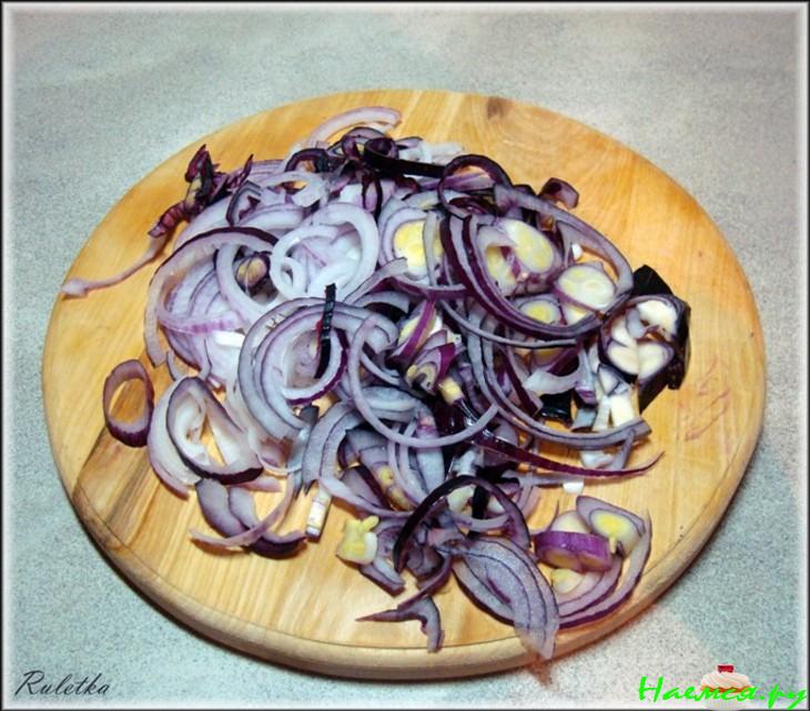 Краснокочанная капуста с можжевельником, вишней и яблоками Краснокочанная капуста с можжевельником, вишней и яблоками