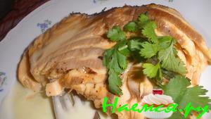 Лосось, запеченный в духовке с королевским лимонным соусом