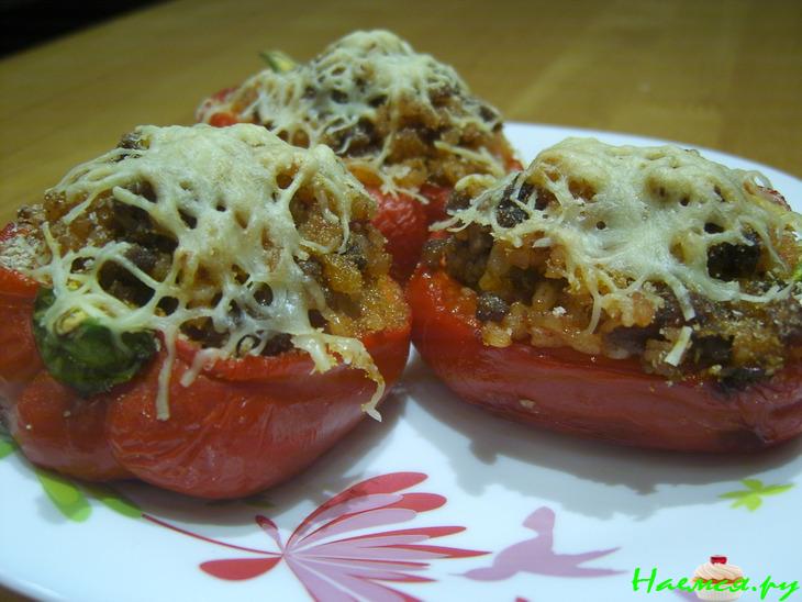 Сладкие перцы с мясным фаршем и рисом