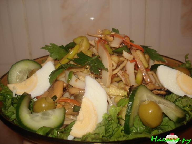 Салат из копченых морепродуктов Салат из копченых морепродуктов