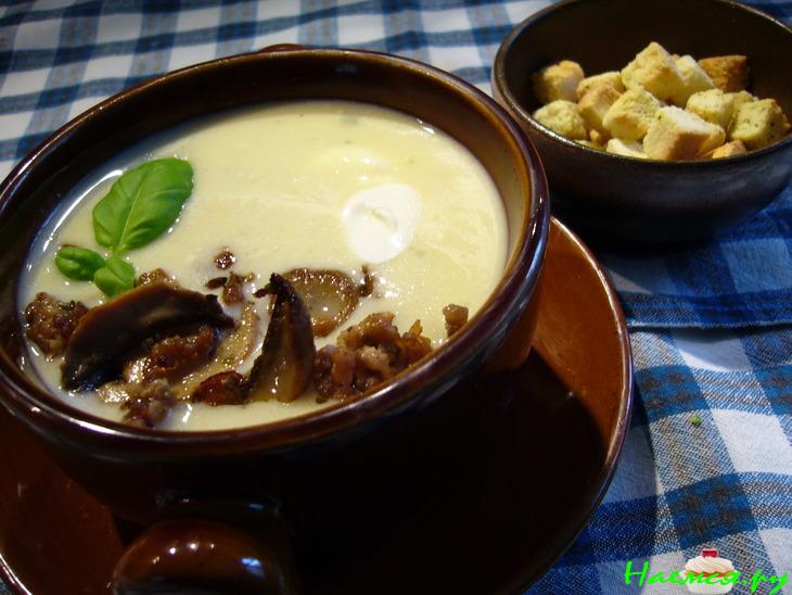 Сырный суп-крем с луком пореем Сырный суп-крем с луком пореем