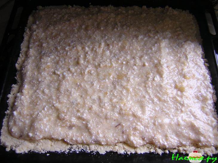 Пирог с творогом и бананами