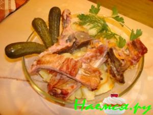 Копченые ребрышки с картошкой Копченые ребрышки с картошкой