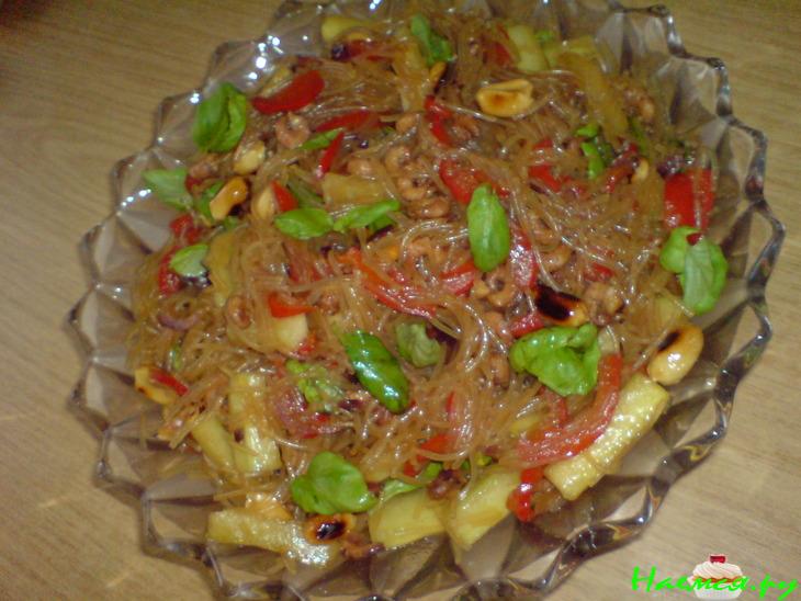 Салат из рисовой лапши с маленькими креветками Салат из рисовой лапши с маленькими креветками